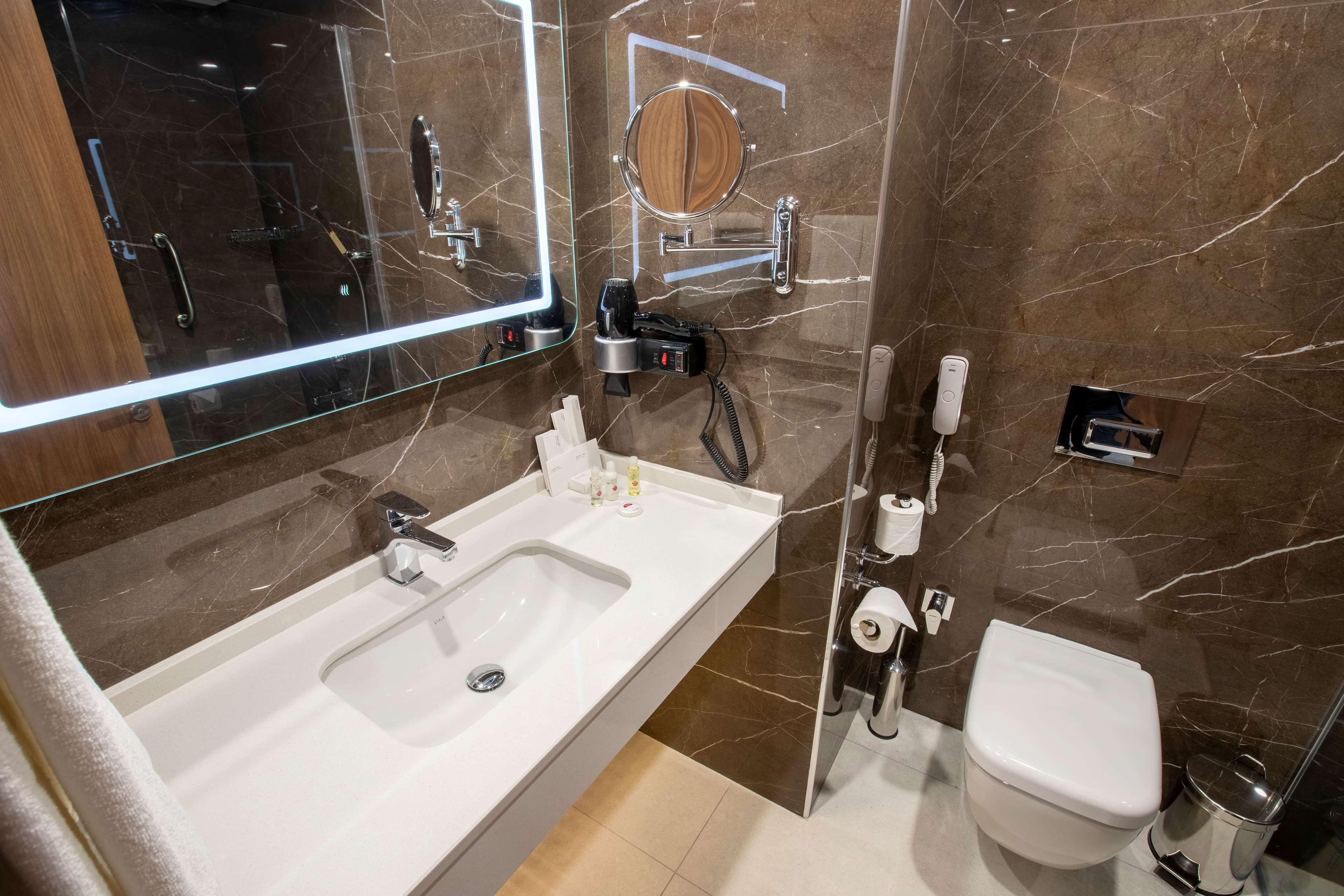 Ramada By Wyndham Aliaga 4* İzmir